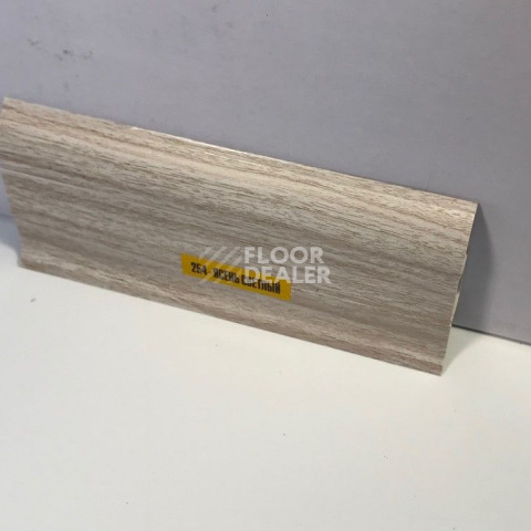 Плинтус Ideal Comfort 55mm Ясень светлый 254 фото 2 | FLOORDEALER